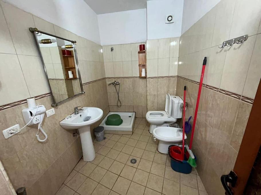 Rezidenca Hasanaj 30 *