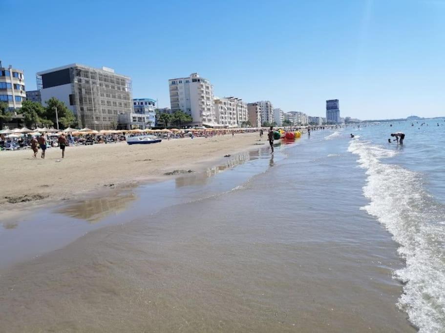 Rezidenca Hasanaj 30 Appartamento Durrës